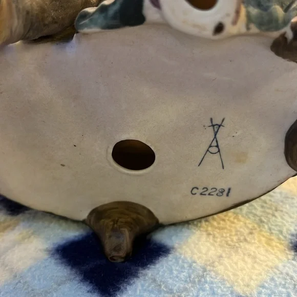 Bisque Hand Painted Glaze
Ceramic Pottery Figurine - Picture 5 of 5